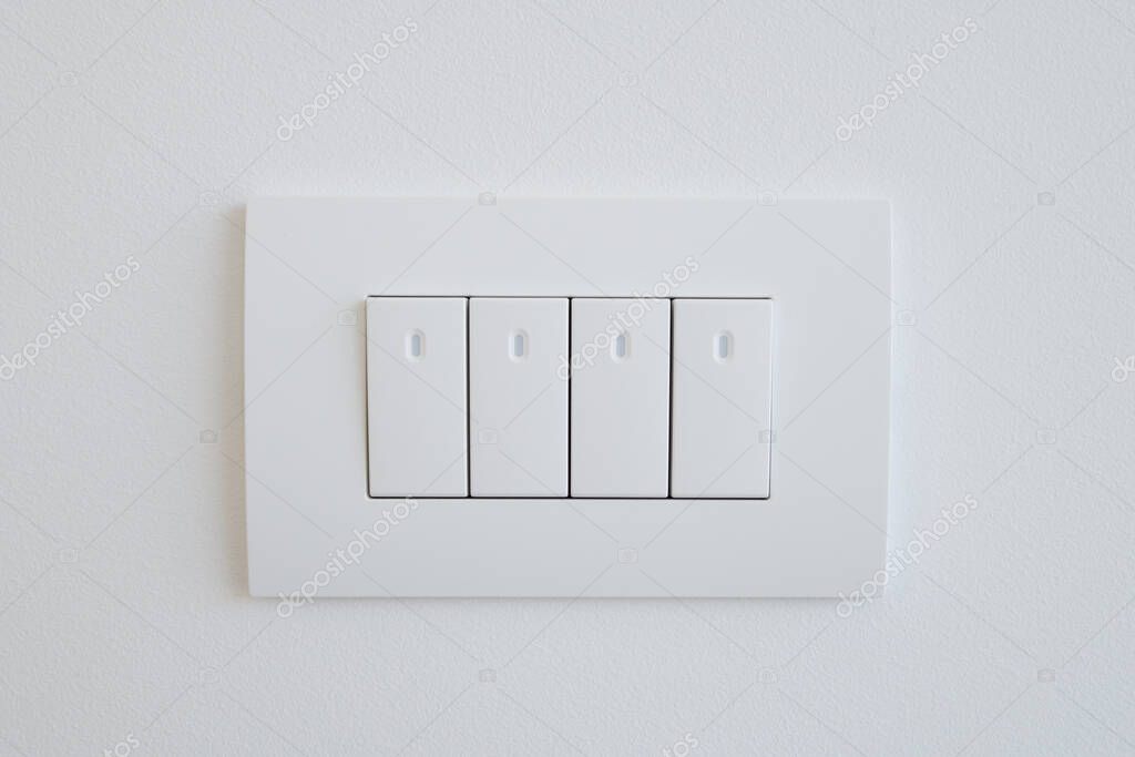 Contacto y apagador instalados en muro interior